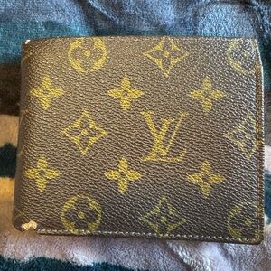 NG Monogram Short Bifold Wallet (with Signs Of Use)
